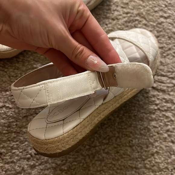 White sandals - Picture 7 of 8